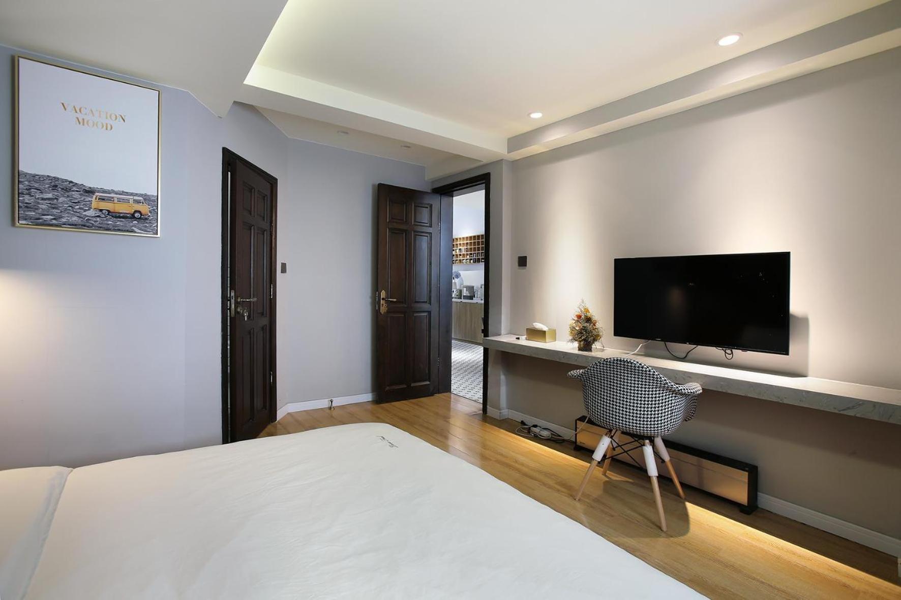 Shanghai Downtown Hills Boutique Guesthouse - Near Metro Line 7, Exit 3, Changping Road Room photo