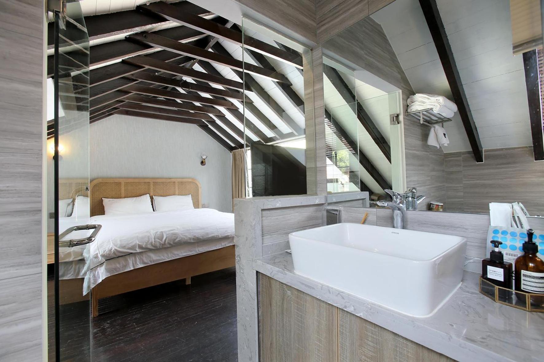 Shanghai Downtown Hills Boutique Guesthouse - Near Metro Line 7, Exit 3, Changping Road Room photo