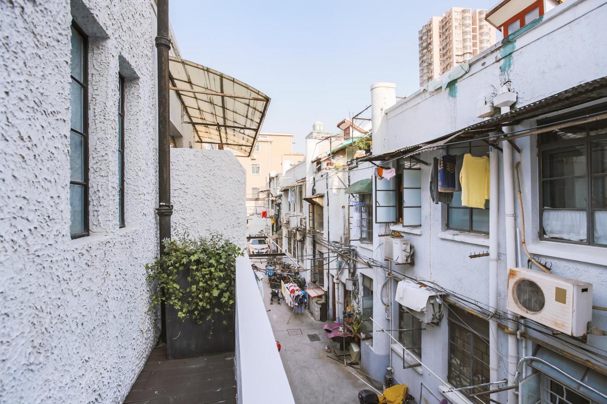 Shanghai Downtown Hills Boutique Guesthouse - Near Metro Line 7, Exit 3, Changping Road Room photo